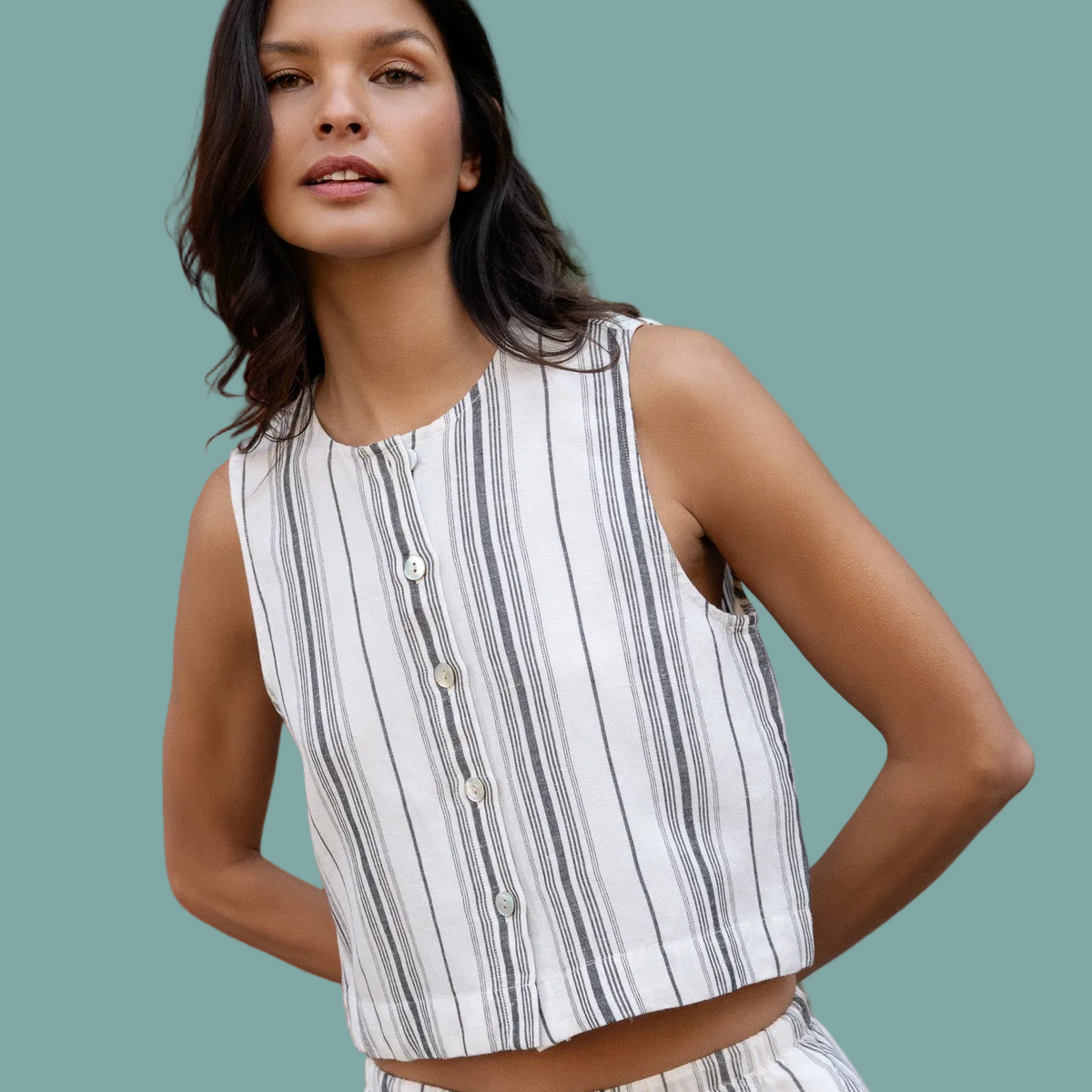 Sleeveless Button Front Top – Pronto
